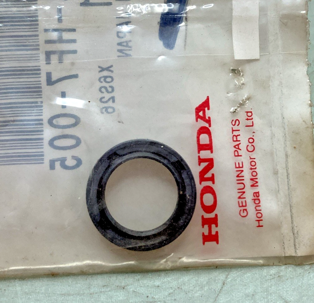 New Genuine Honda 91208-HF7-005 Dust Seal