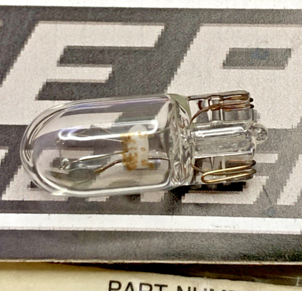 Qty 2 New Replaces Honda 34351-HM5-930 Bulb