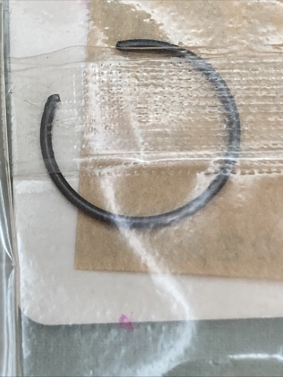 QTY 5 New Genuine Yamaha 93450-16068 Circlip, Inner