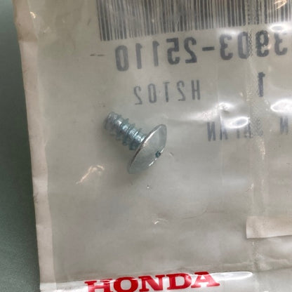 QTY 2 Honda 93903-25110 TAP SCREW New Genuine