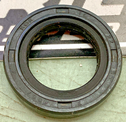 New Genuine TC KOK 4557 Oil Seal