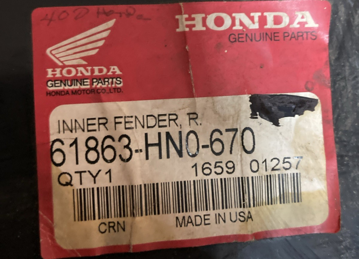 New Genuine Honda 61863-HN0-670 Right Inner Fender