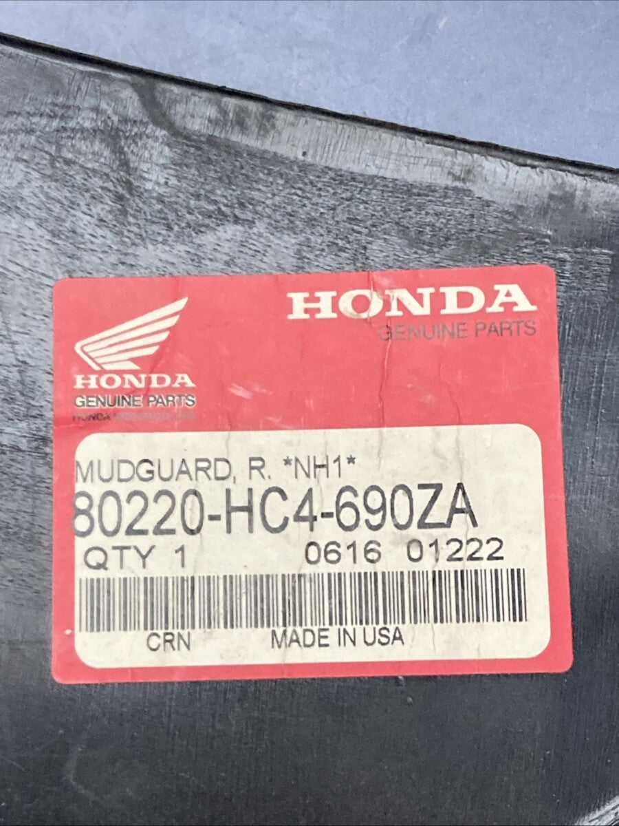 New Genuine Honda 80220-HC4-690ZA Right Rear Mud Guard