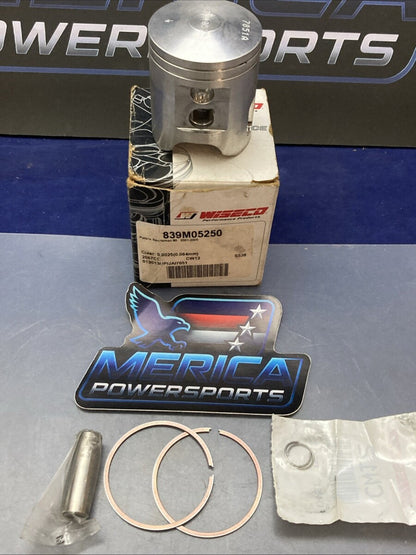 New Genuine Wiseco 839M05250 PISTON KIT +.50mm TO 52.50mm