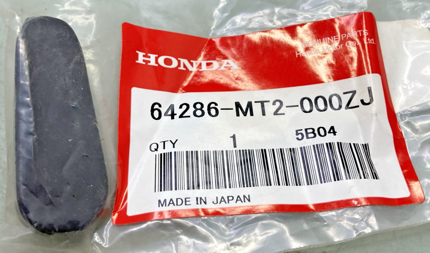 New Genuine Honda 64286-MT2-000ZJ Cap, R