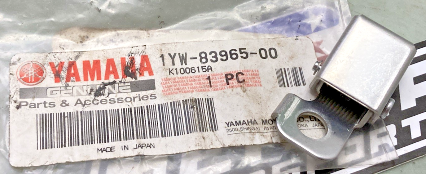 New Genuine Yamaha 1YW-83965-00 Lever Lock