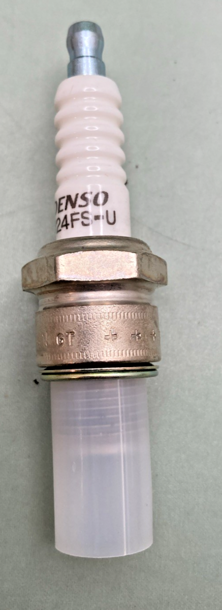 New Genuine Denso W24FS-U 4038 Standard U-Groove Spark Plug
