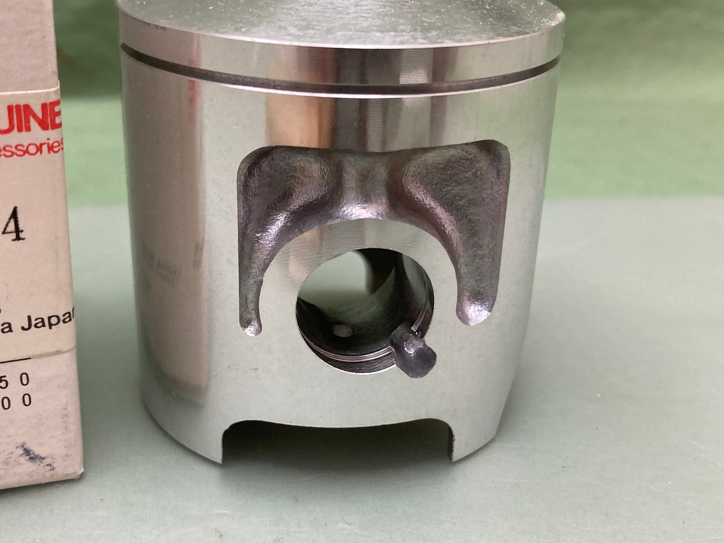New Genuine Yamaha 4V2-11630-00 Piston Kit Std