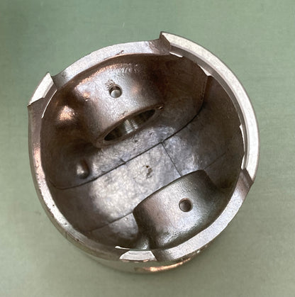 New Genuine Yamaha 3N8-11638-10 Piston 4Th O/S 1.00