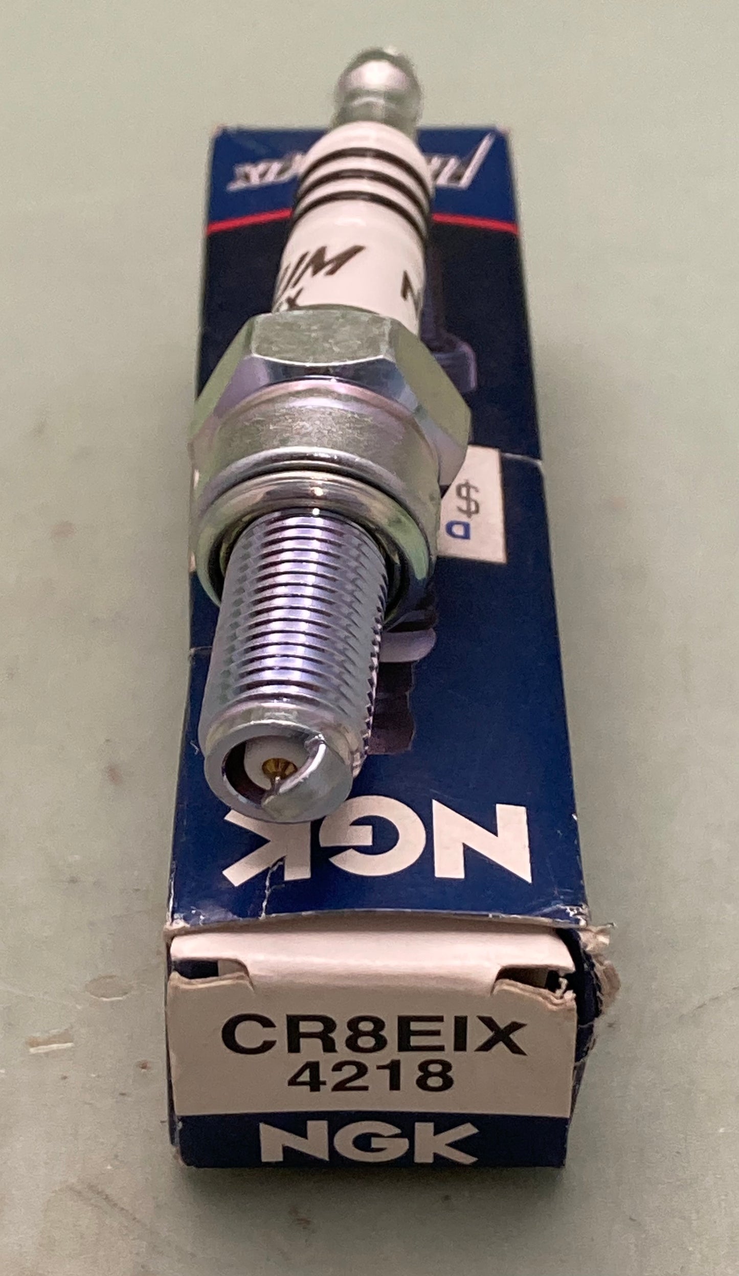 New Genuine NGK 4218 Iridium IX Spark Plug CR8EIX