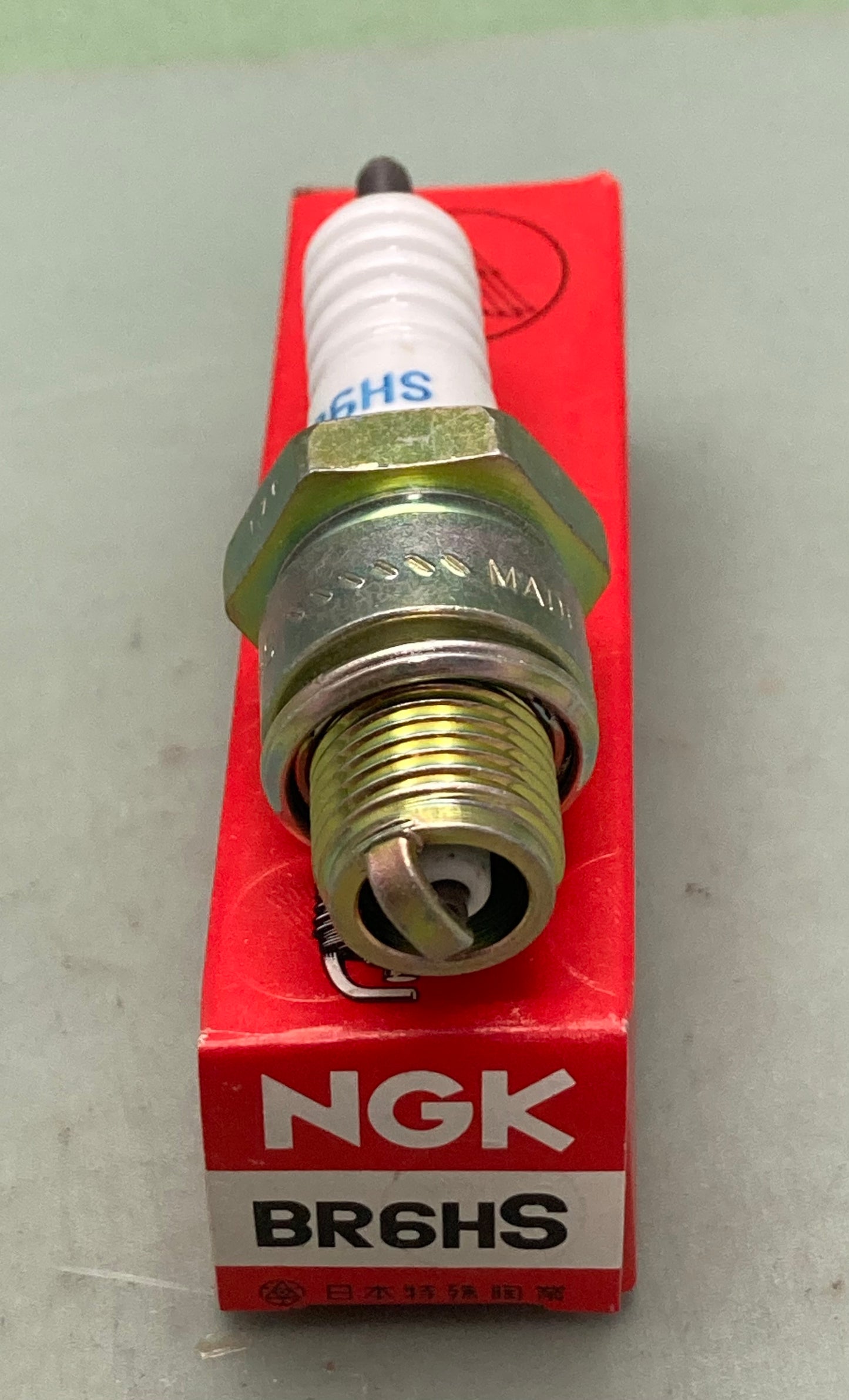 New Genuine Honda 98076-56716 Spark Plug BR6HS