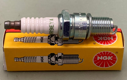 New Genuine NGK 7548 Spark Plug BR9EYA