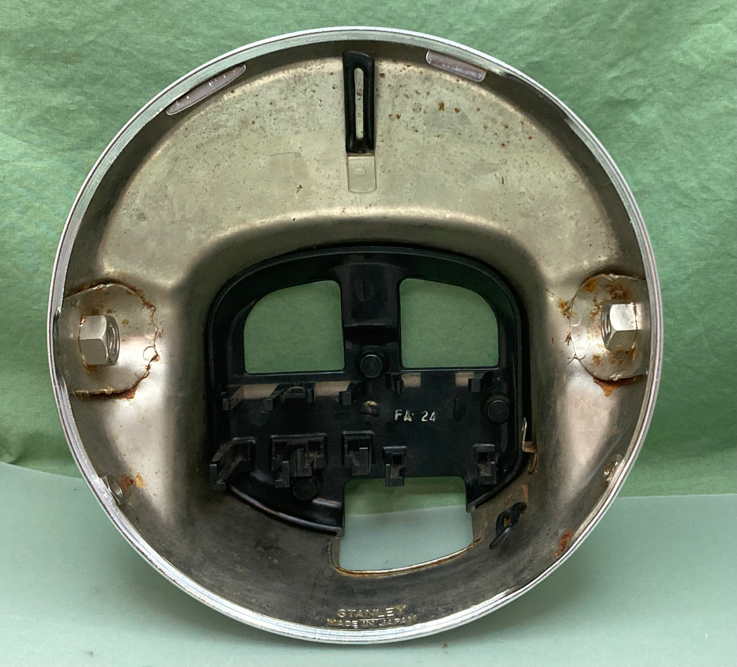 New Genuine Honda 61301-460-000 HEADLIGHT CASE