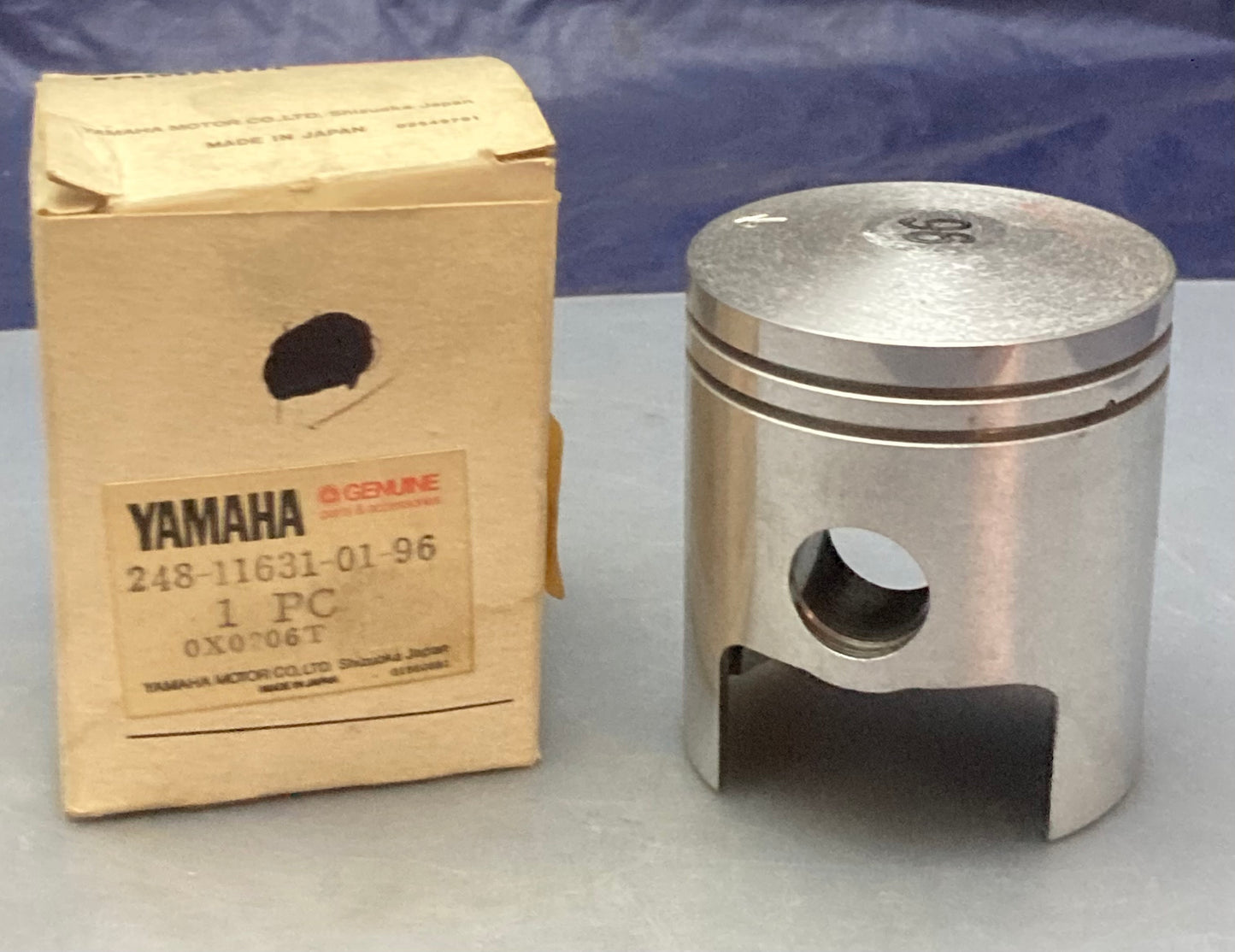 New Genuine Yamaha 248-11631-01-96 Piston Std