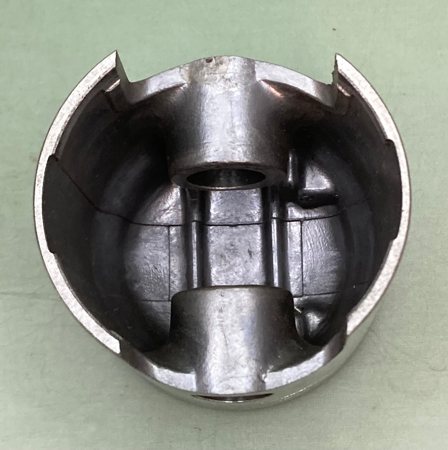 New Genuine Yamaha 251-11631-00-96 Piston Std