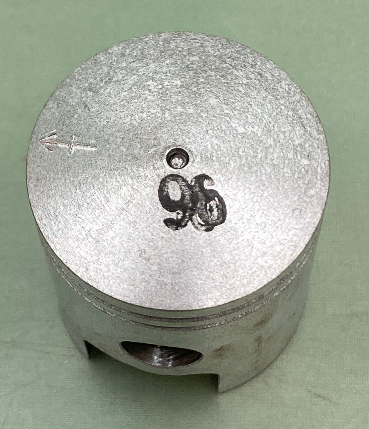 New Genuine Yamaha 289-11631-00-96 Piston Std