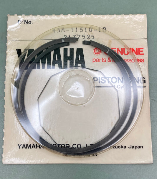 New Genuine Yamaha 438-11610-10 Piston Ring set 1st