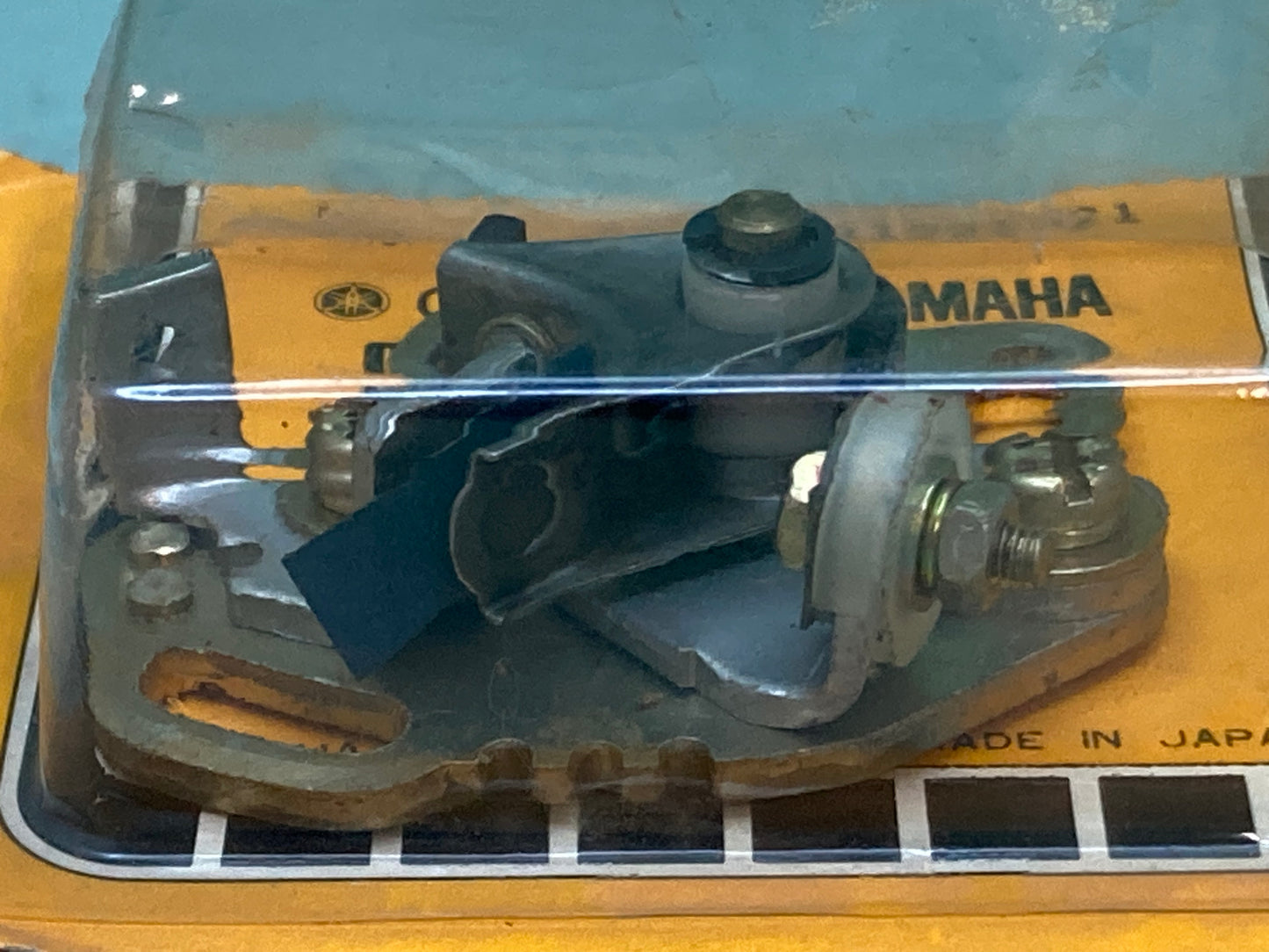 New Genuine Yamaha 156-81221-21 Contact Brkr Assembly