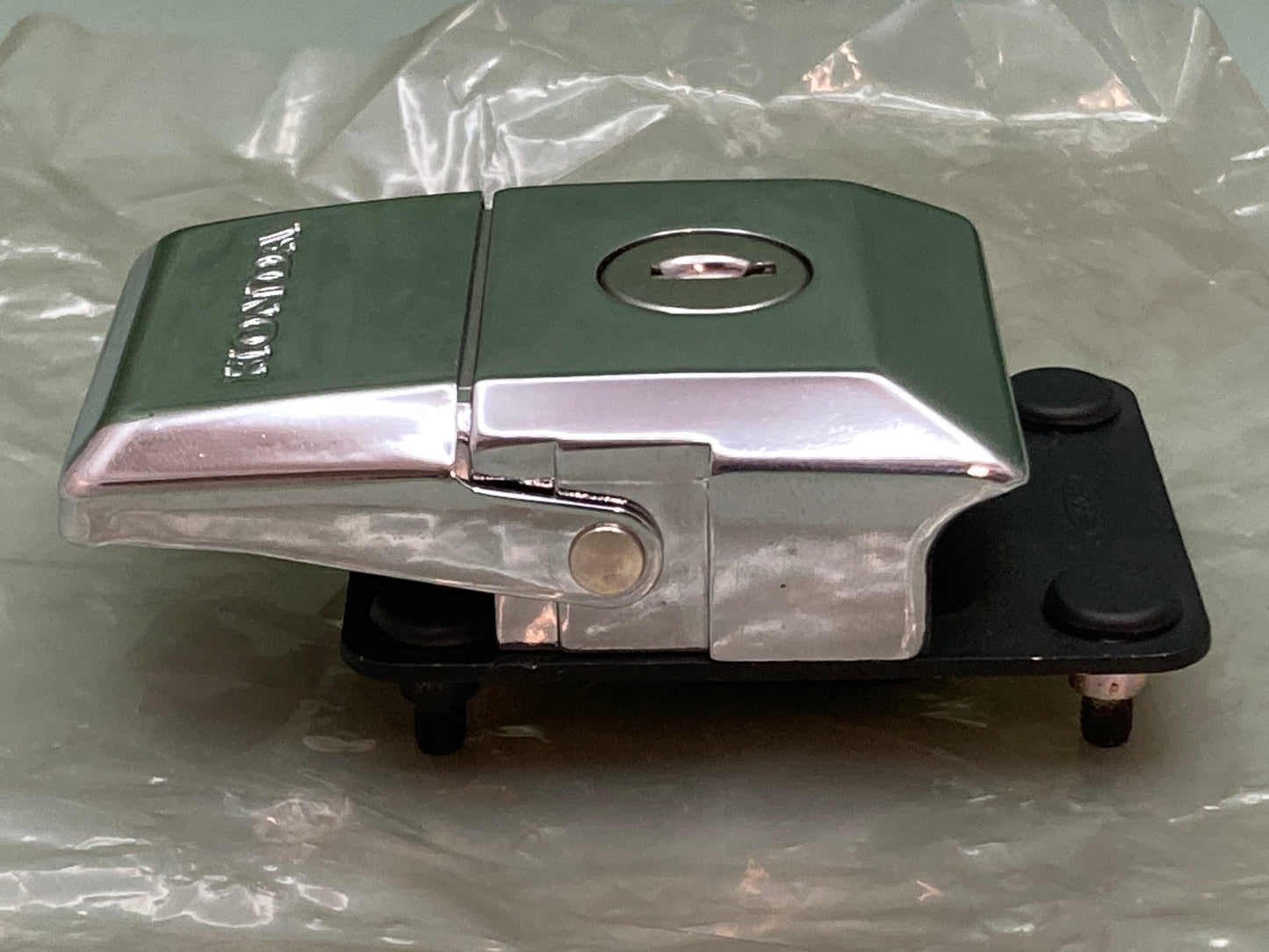 New Genuine Honda 81218-463-770 LOCK ASSY., SIDE BAG NO KEY