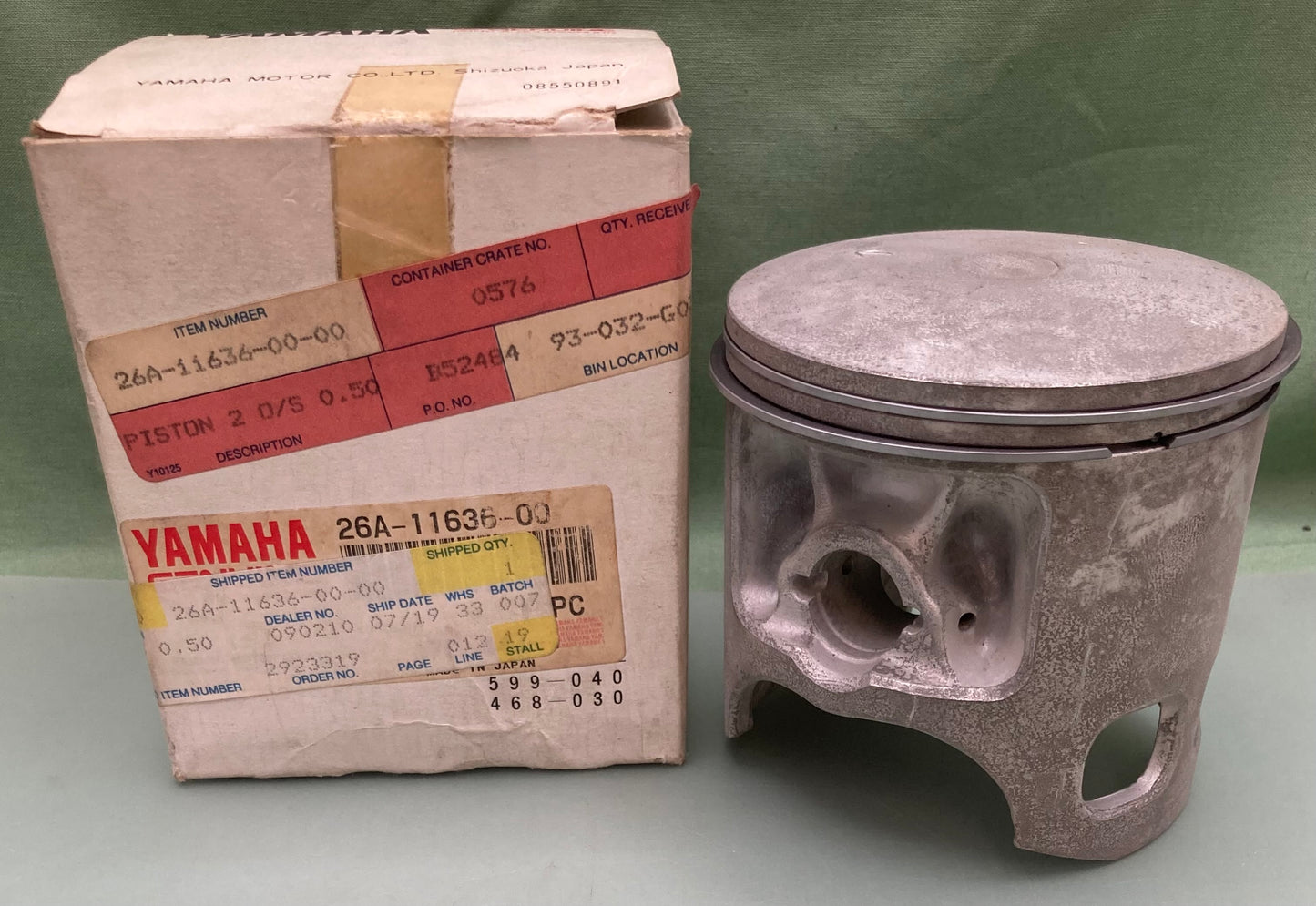 New Genuine Yamaha 26A-11636-00 Piston 2 O/S 0.50 w/ Piston Rings