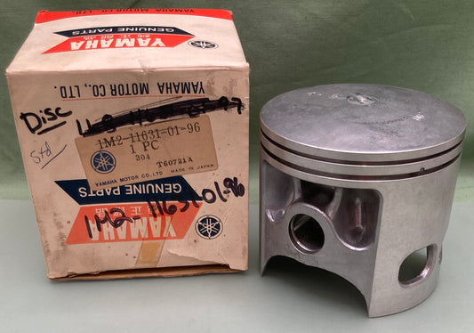New Genuine Yamaha 1M2-11631-01-96 Piston STD 0.96M