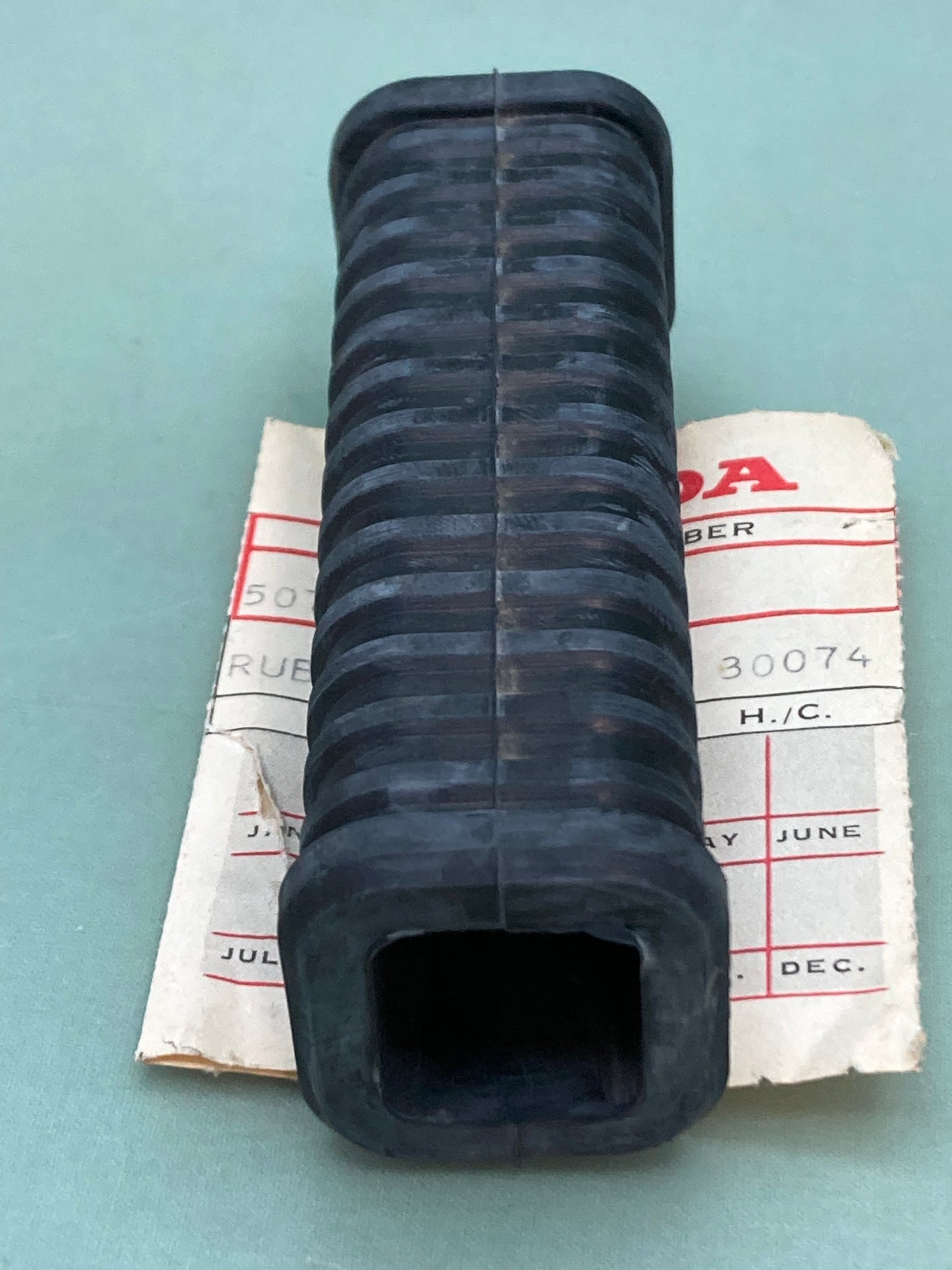 New Genuine Honda 50714-333-000 Rubber Pillion