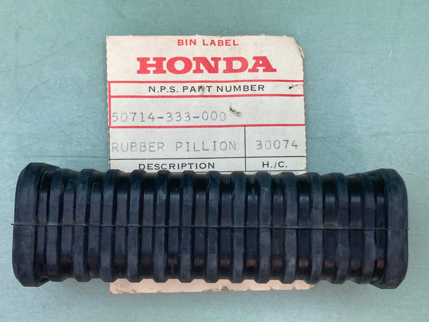 New Genuine Honda 50714-333-000 Rubber Pillion