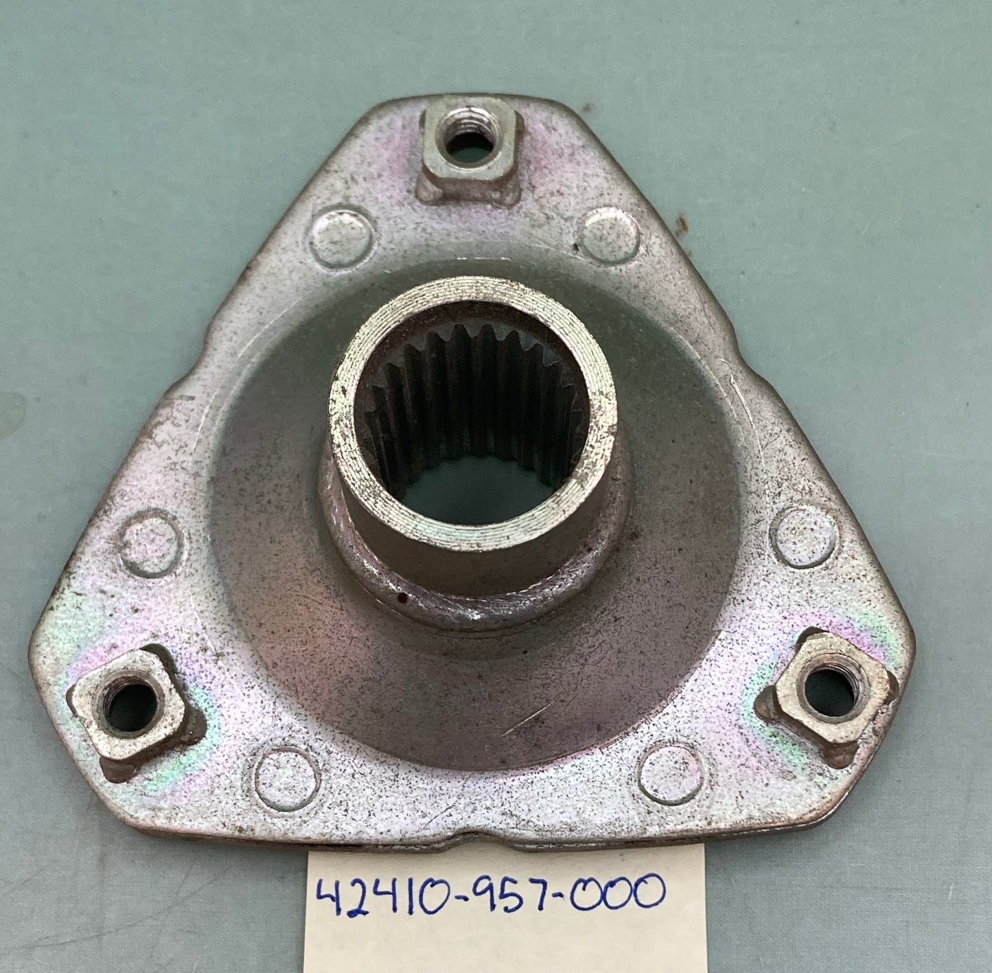 New Replaces Honda 42410-957-000 BOSS COMP.,RR.