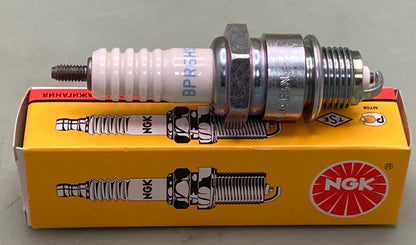 Qty 2 NGK 4632 Spark Plug BPR6HSA New Genuine