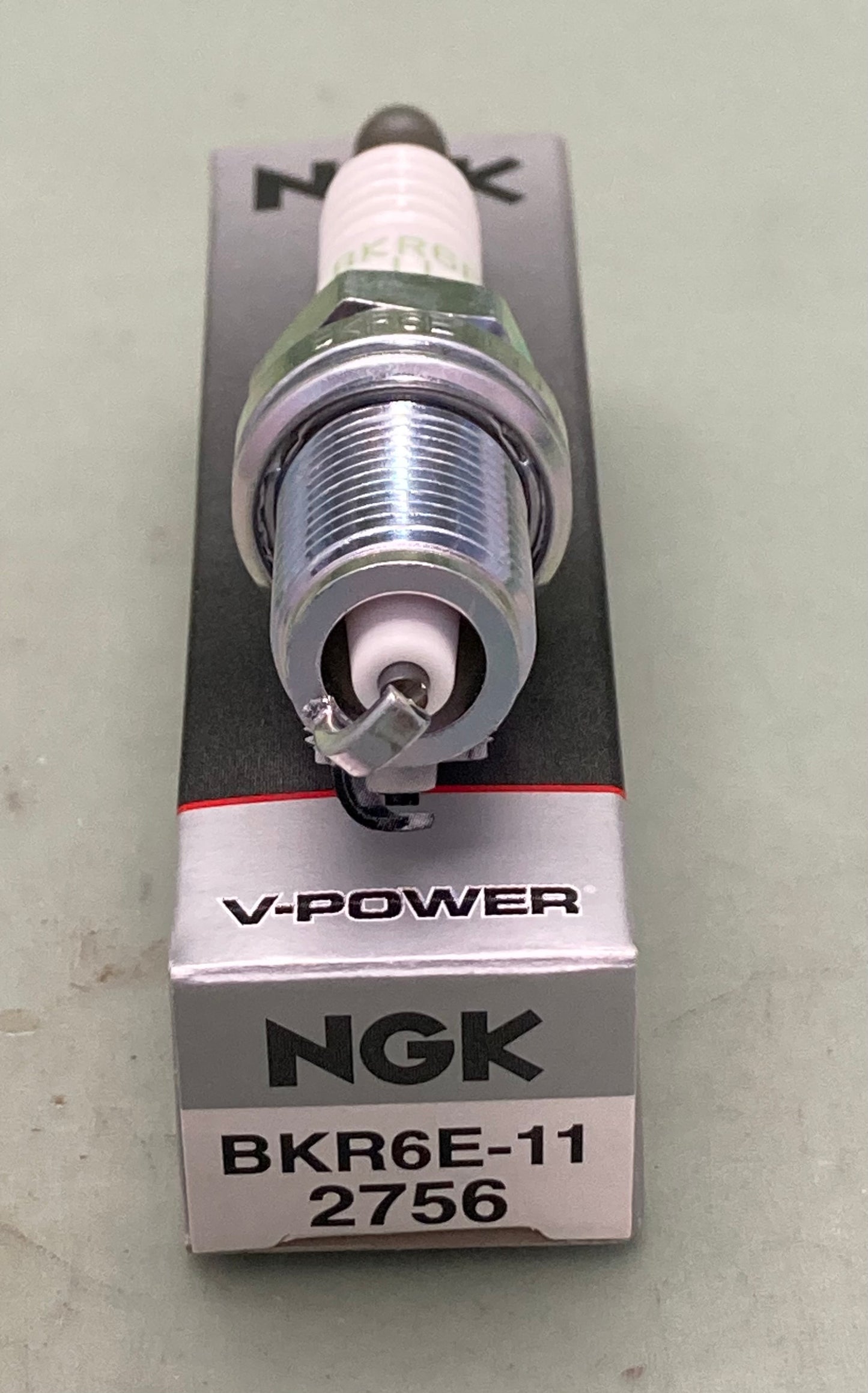 New Genuine NGK 2756 V-Power Spark Plug BKR6E-11