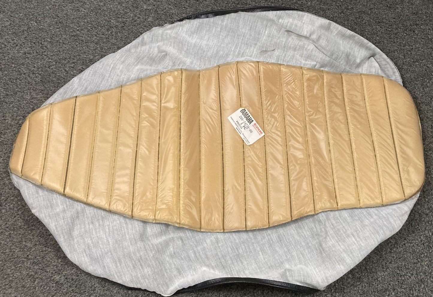 New Genuine Yamaha 256-24731-00 Seat cover