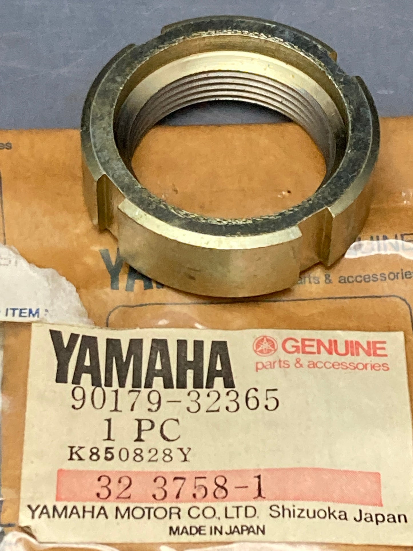 New Genuine Yamaha 90179-32365 Nut, Special, Shape