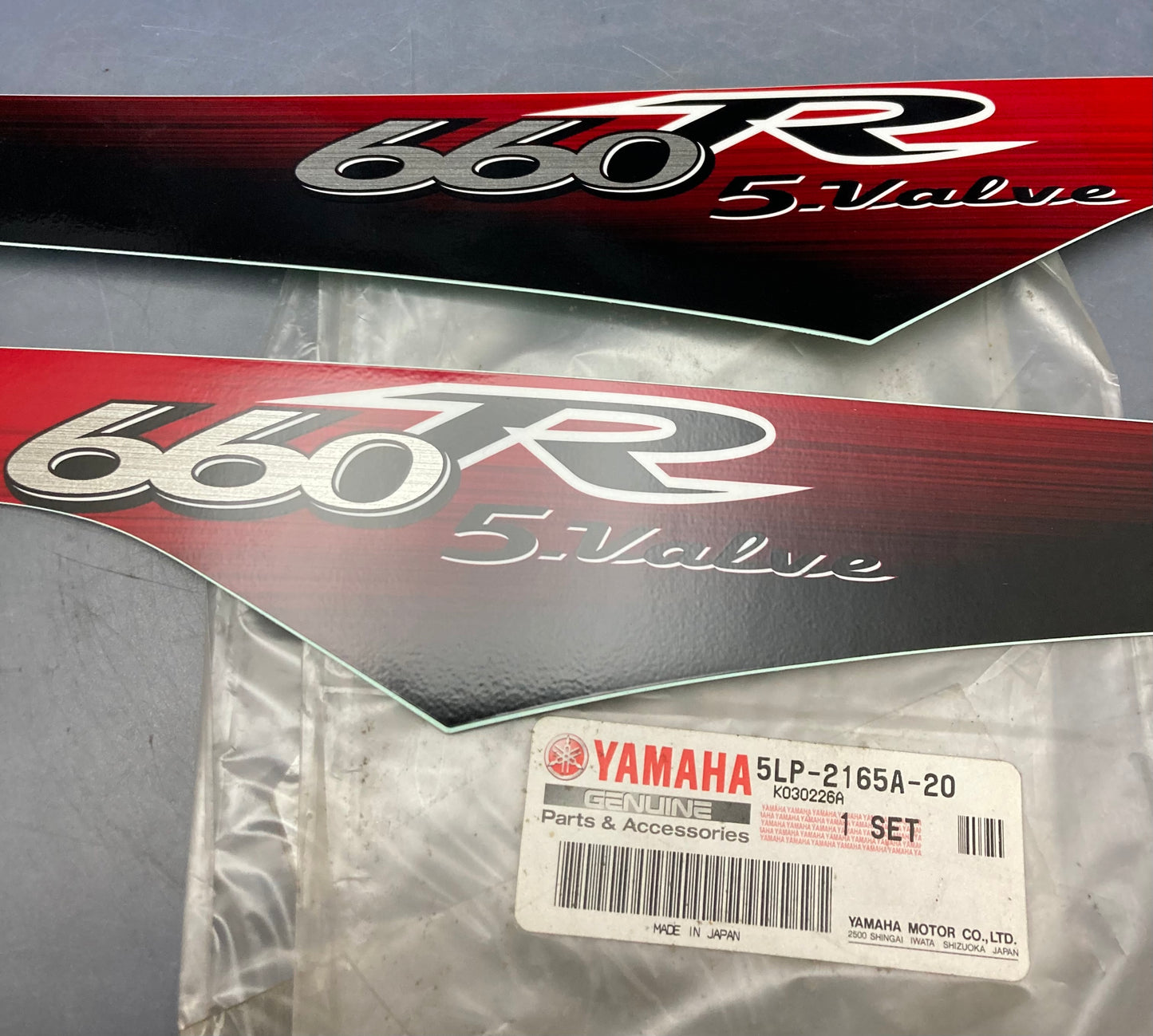 New Genuine Yamaha 5LP-2165A-20 Graphic Set , Rear Fender