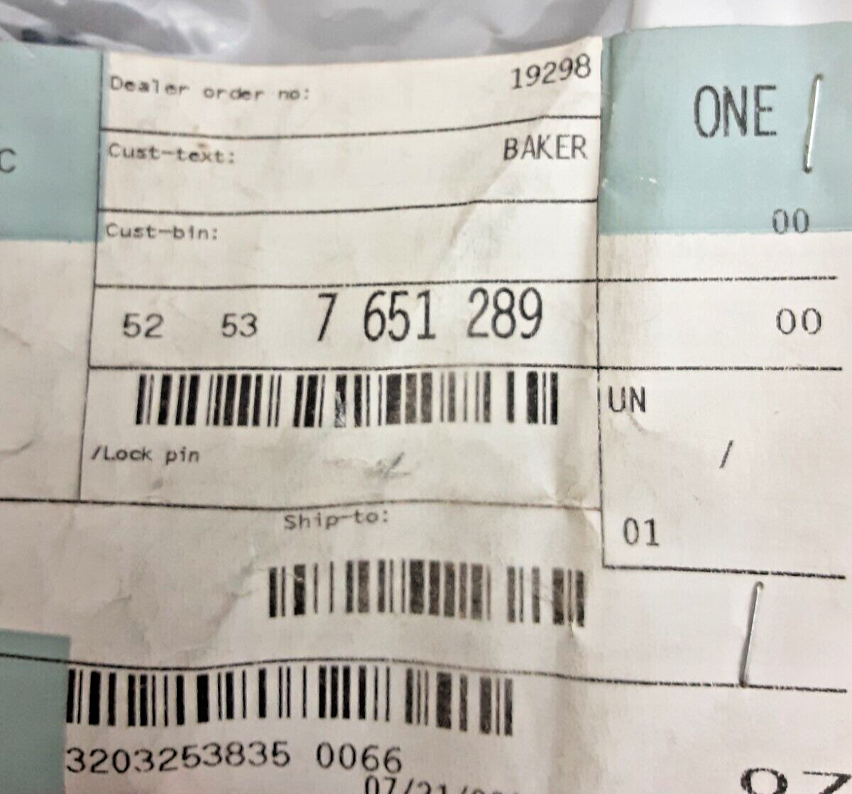 NEW GENUINE BMW 52537651289 LOCK PIN R1100S 1997-2004