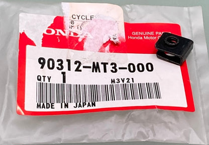 Honda 90312-MT3-000 Nut, Clip, (5Mm)  New Genuine