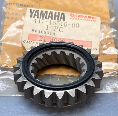 New Genuine Yamaha 447-15516-00 Gear