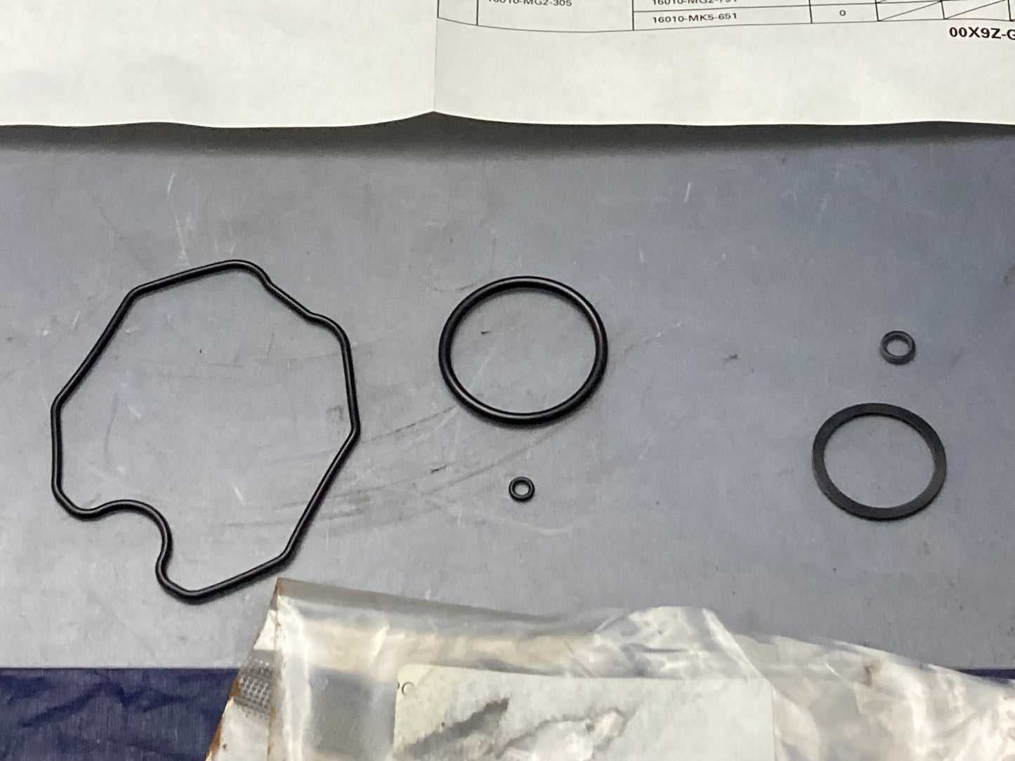 New Genuine Honda 16010-439-305 Gasket Set