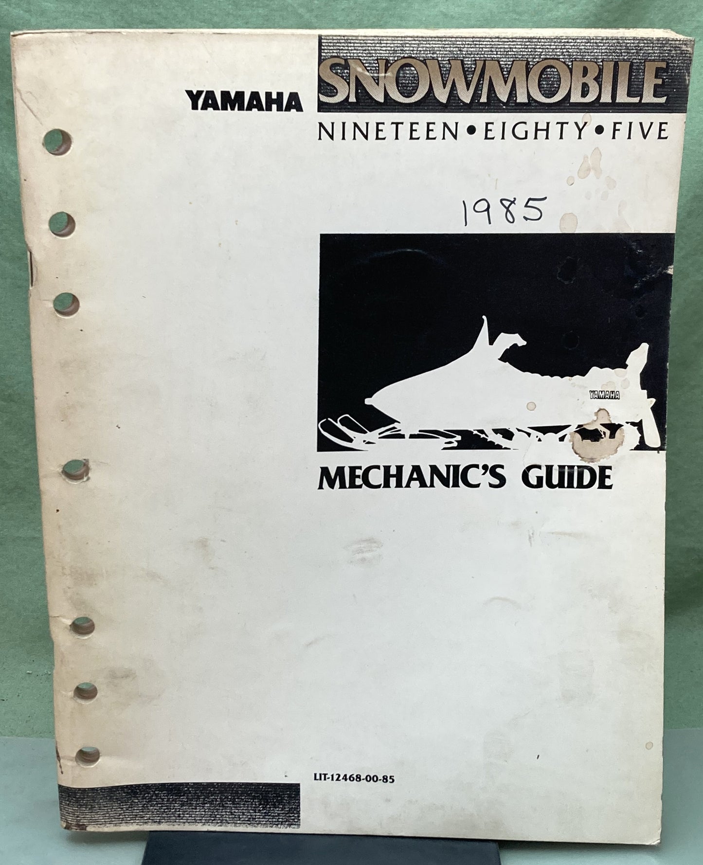 Genuine Yamaha LIT-12468-00-85 Snowmobile Mechanic's Guide 1985