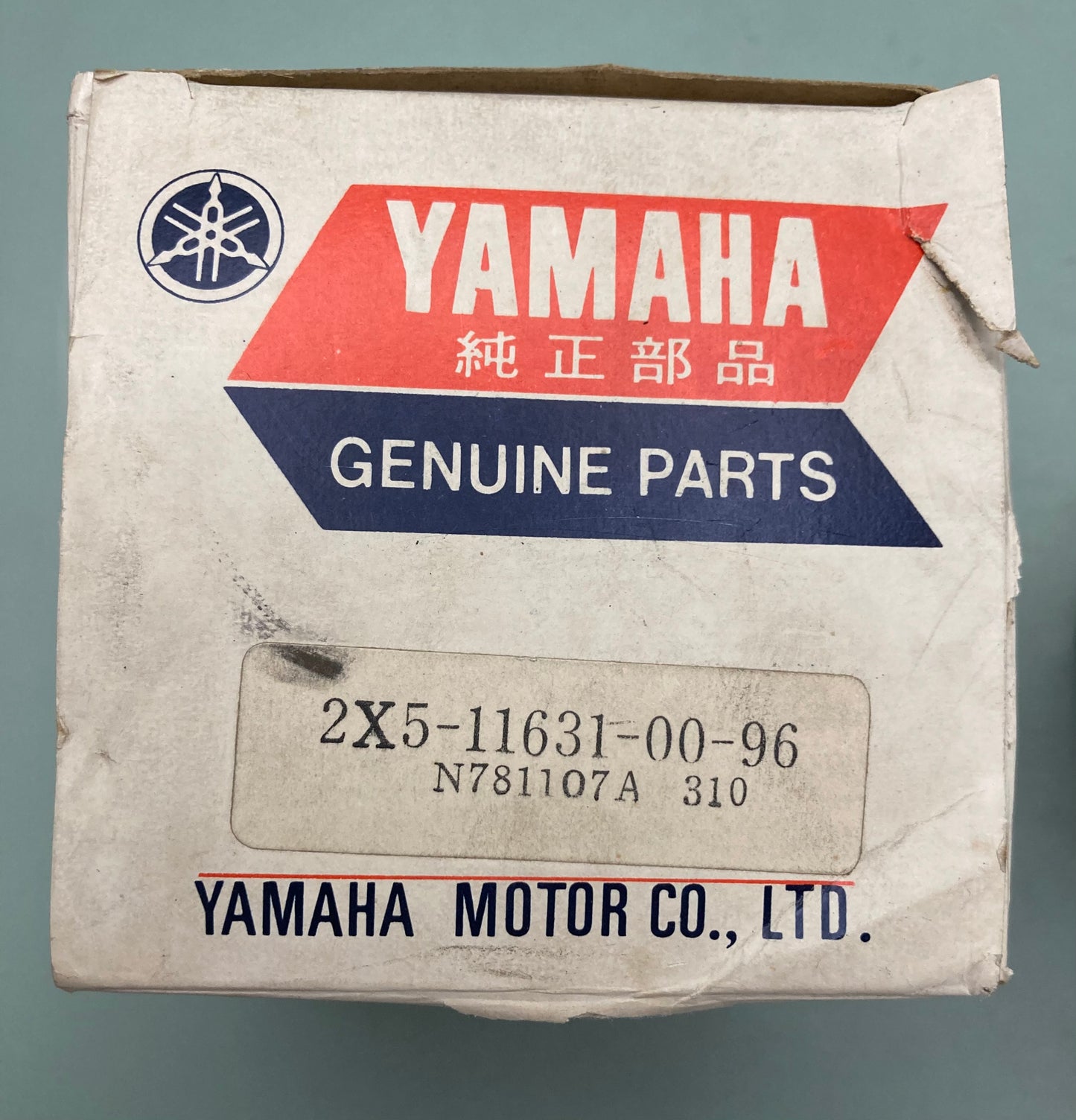 New Genuine Yamaha 2X5-11631-00-96 Piston Std