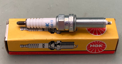 New Genuine NGK 5946 Spark Plug LMAR6A-9