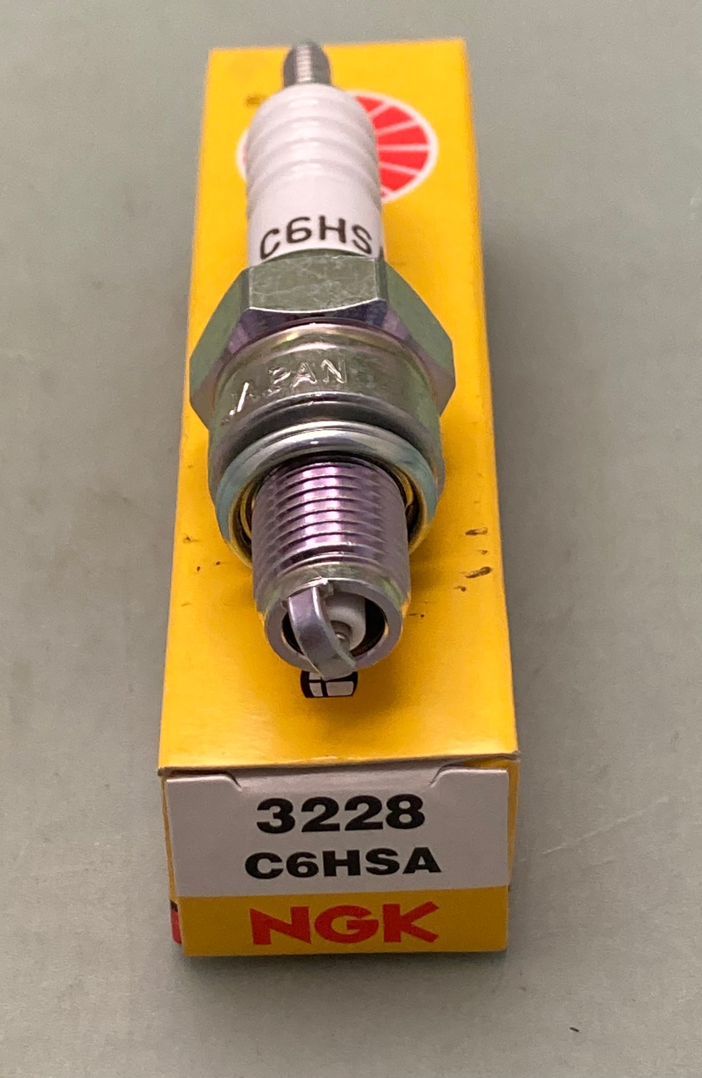 New Genuine NGK 3228 Spark Plug C6HSA