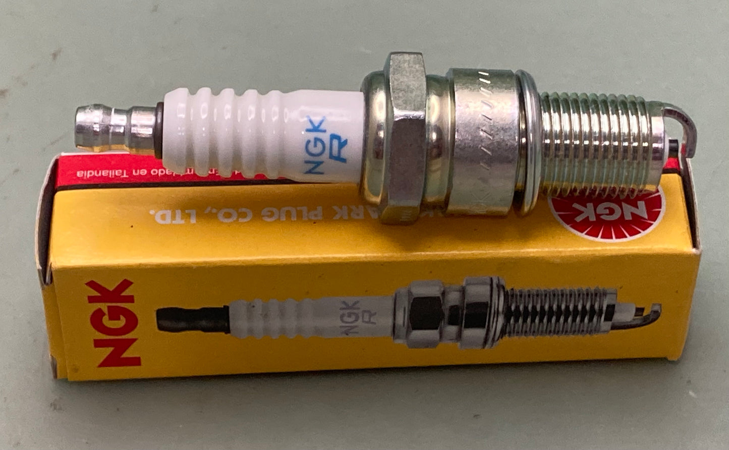Qty 2 New Genuine NGK 7131 Spark Plug BPR6ES