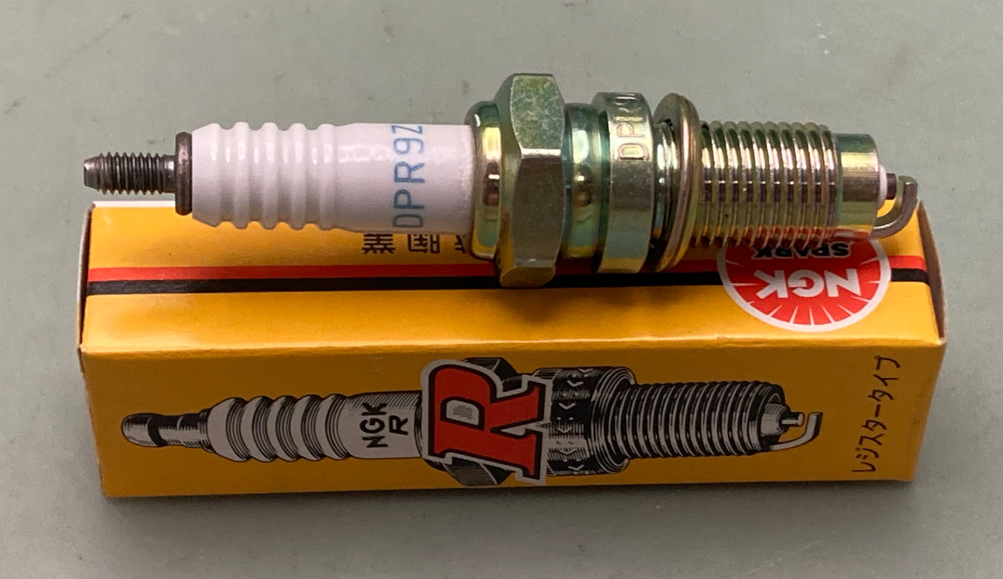 Qty 2 New Genuine NGK 4830 Spark Plug DPR9Z