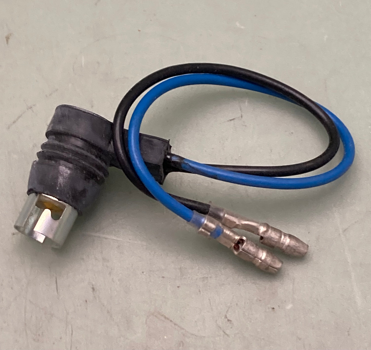 New Genuine Yamaha 861-83536-40 Socket, Meter 861-83536-40-00