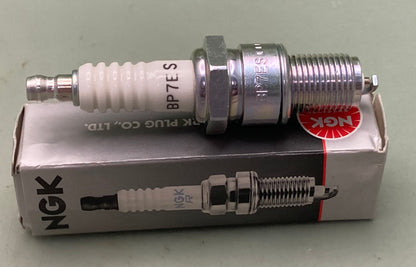 New Genuine NGK 1034 Spark Plug BP7ES