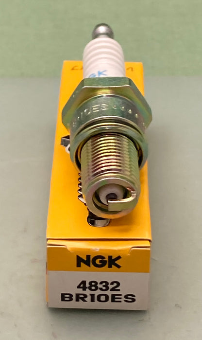Qty 3 New Genuine NGK 4832 Spark Plug BR10ES