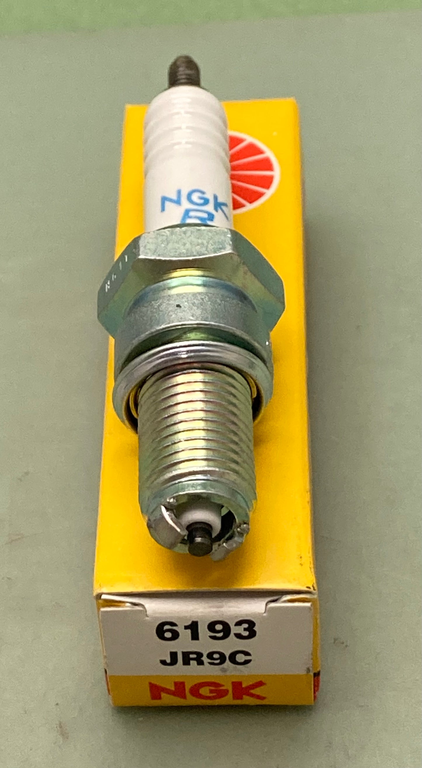 Qty 2 New Genuine NGK 6193 Spark Plug JR9C