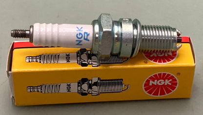 Qty 2 New Genuine NGK 6193 Spark Plug JR9C