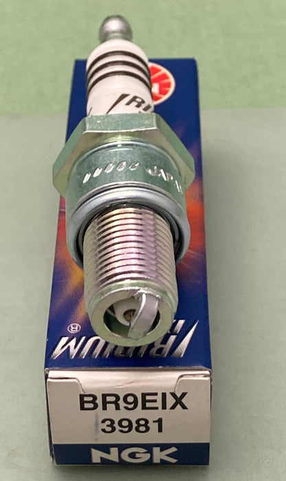 QTY 2 New Genuine NGK 3981 Iridium IX Spark Plug BR9EIX