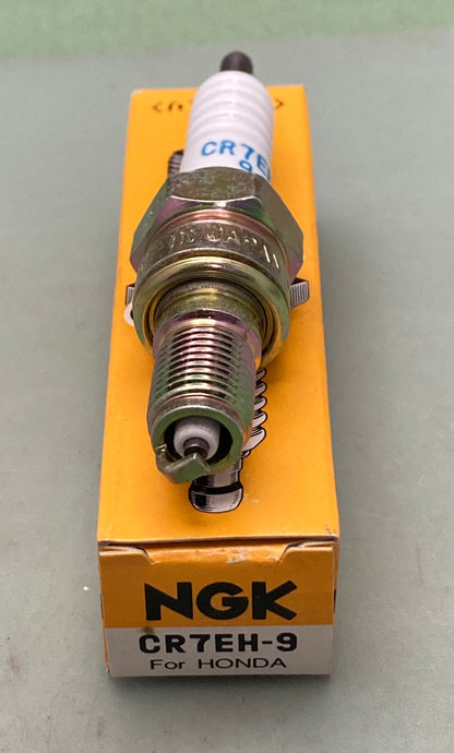 New Genuine NGK CR7EH-9 Spark Plug